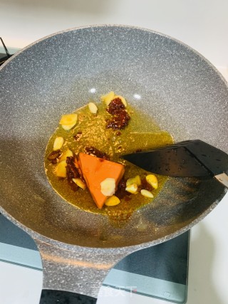 水煮田鸡的做法步骤：1