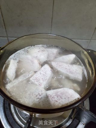 排骨芋头汤的做法步骤：6