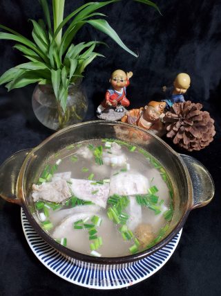 排骨芋头汤的做法步骤：7
