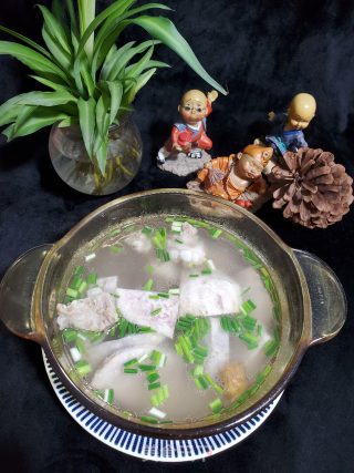 排骨芋头汤的做法步骤：9