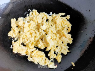 韭菜鸡蛋水饺的做法步骤：2