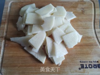 元葱土豆片炒肥牛的做法步骤：2