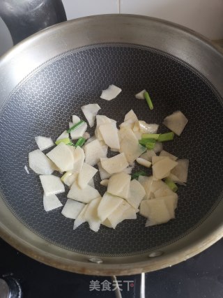 元葱土豆片炒肥牛的做法步骤：8