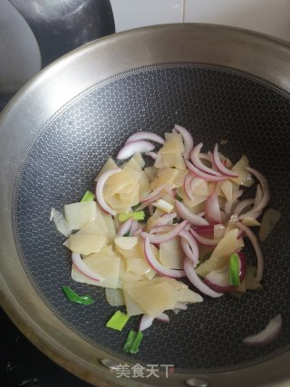 元葱土豆片炒肥牛的做法步骤：9