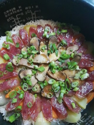 松茸腊肠煲仔饭的做法步骤：9
