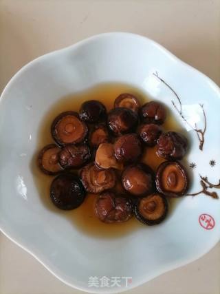香菇青菜的做法步骤：2
