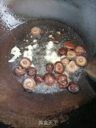 香菇青菜的做法步骤：3