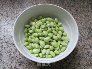 毛豆与小素鸡的做法步骤：2