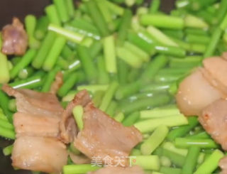 蒜薹炒肉片的做法步骤：4
