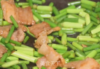 蒜薹炒肉片的做法步骤：5