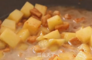 青椒土豆炒肉丁的做法步骤：5