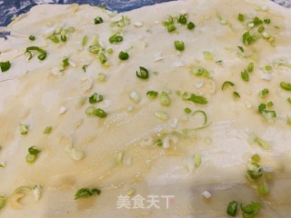 火麻仁油酥葱花饼的做法步骤：4