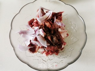烤羊肉串的做法步骤：2