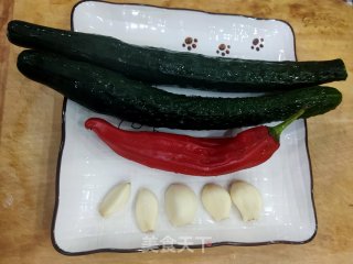 酱腌黄瓜的做法步骤：1