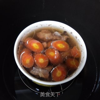 黑豆胡萝卜炖瘦肉汤的做法步骤：5