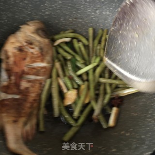 “酸爽开胃美食”酸豆角炖红石斑的做法步骤：13