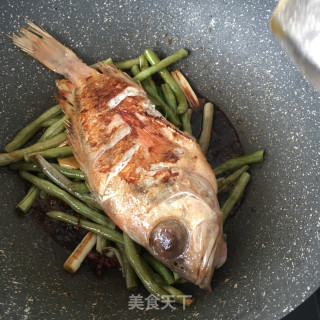 “酸爽开胃美食”酸豆角炖红石斑的做法步骤：14