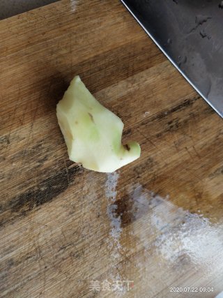 黄豆焖猪脚的做法步骤：2