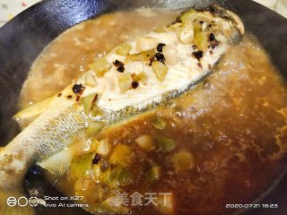 榨菜焖黄鱼的做法步骤：4