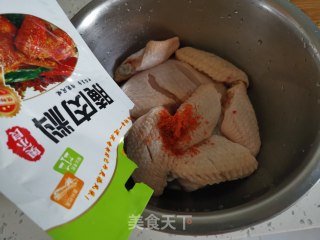 电饭煲焗鸡翅的做法步骤：2