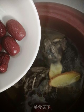 煲乌鸡汤的做法步骤：6