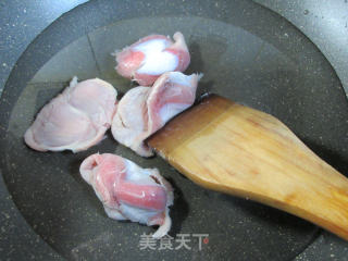 鸡胗炒酸豆角的做法步骤：2