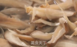 凉拌蘑菇的做法步骤：2