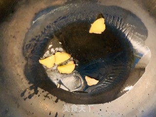 火麻油丝瓜嫩豆腐汤的做法步骤：2