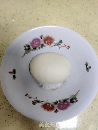 椒盐花卷的做法步骤：3