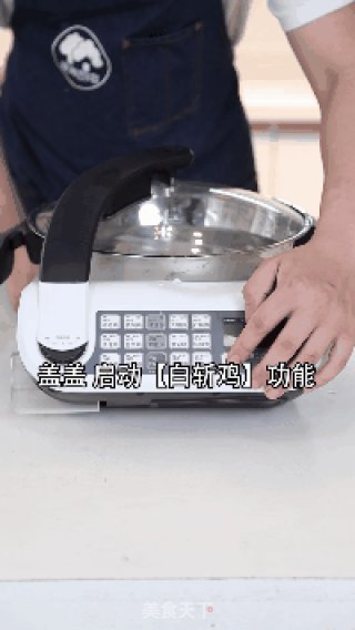 白切鸡的做法步骤：1