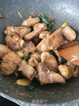 “酸爽开胃美食”酸豆角烧排骨的做法步骤：15