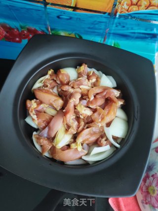 砂锅鸡腿肉的做法步骤：3