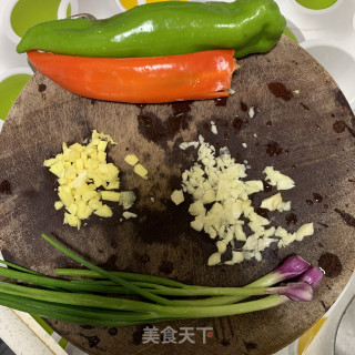 鸭肉芋头粉丝煲的做法步骤：4