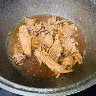 鸭肉芋头粉丝煲的做法步骤：11
