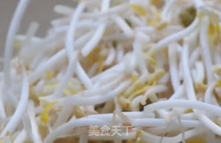 豆芽炒韭菜的做法步骤：1