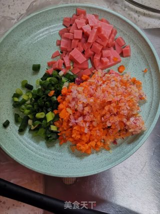 早餐鸡蛋饼的做法步骤：1