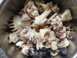 虫草花山药红枣土鸡汤的做法步骤：4