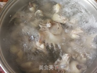 虫草花山药红枣土鸡汤的做法步骤：6