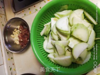瓠瓜炒肉片的做法步骤：2