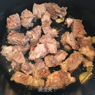 胡萝卜炖牛腩的做法步骤：4