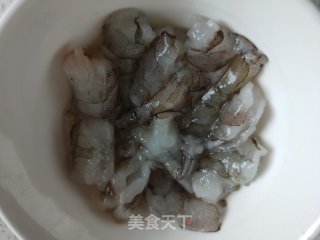 秋葵虾仁炒鸡蛋的做法步骤：2