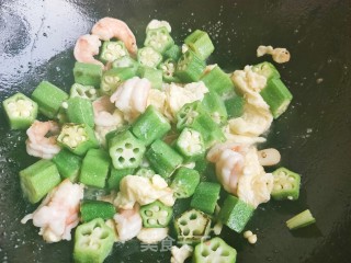 秋葵虾仁炒鸡蛋的做法步骤：13