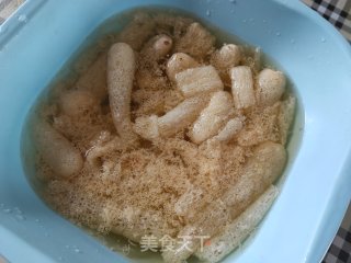竹荪玉米排骨汤的做法步骤：4