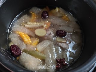 竹荪玉米排骨汤的做法步骤：15