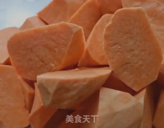 拔丝地瓜的做法步骤：1