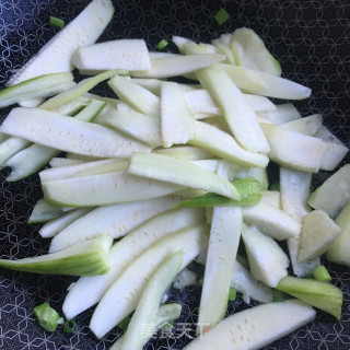 青椒炒丝瓜的做法步骤：6