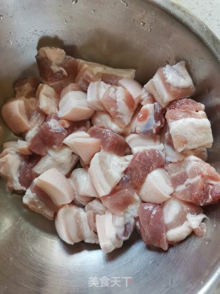 红烧肉的做法步骤：1
