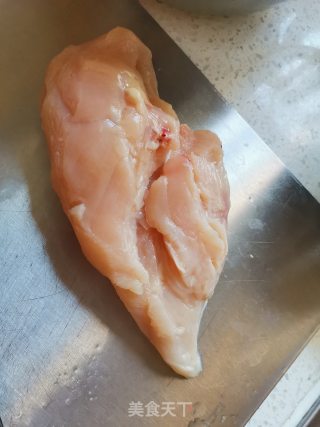 凉拌鸡丝的做法步骤：1