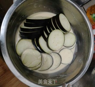 煎茄饼的做法步骤：3