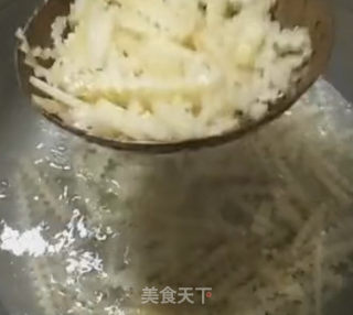 凉拌狼牙土豆的做法步骤：2